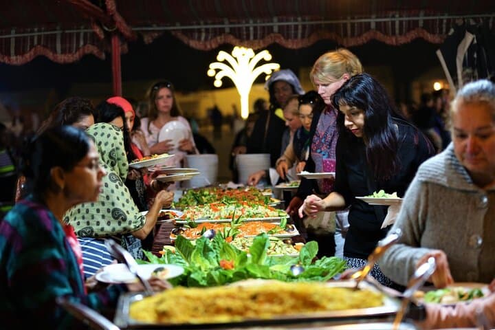 Dubai Dune Dinner Safari: Sunset Dunes, Live Shows & BBQ Buffet