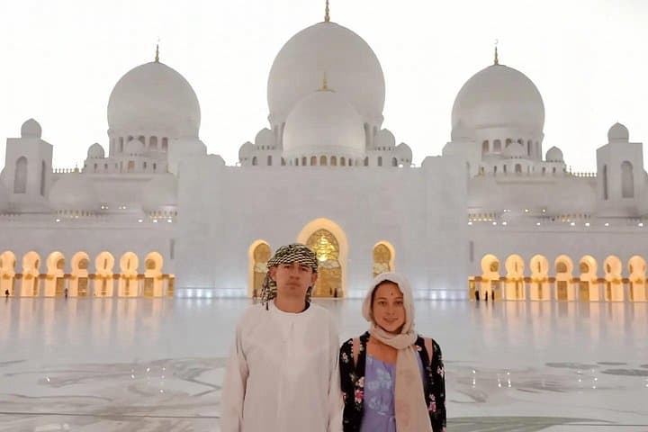 Abu Dhabi 6-Hour Private Layover Tour: Sheikh Zayed, Louvre & Qasr Al Watan Highlights photo 1