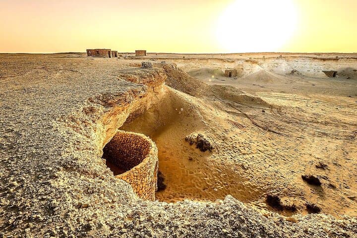 Zekreet West Coast Tour: Richard Serra Sculpture & Mushroom Rock Formation photo 4