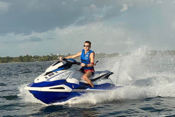 Biscayne Bay at Throttle: 1-Hour Jet Ski from Bayside Marketplace photo 3