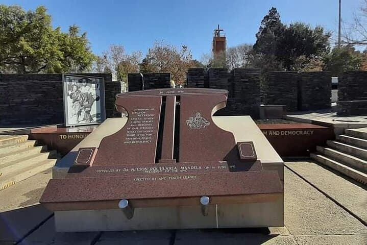 Half-Day Johannesburg & Soweto Township Tour — History, Culture & Practical Guide photo 3