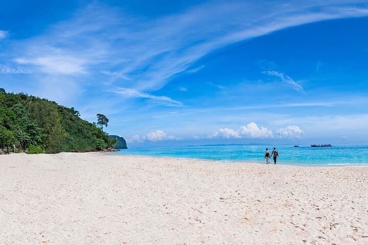 Phi Phi Longtail Snorkel Tour: Maya Bay, Pileh Lagoon & Shark Point photo 4