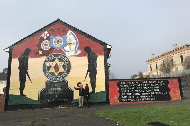 Black Taxi Belfast Private Mural & Peace Wall Tour photo 2