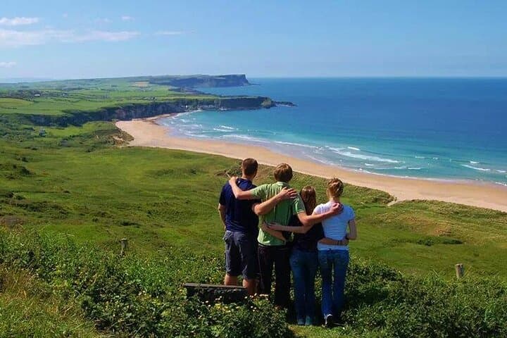 Giant's Causeway Private Coastal Tour from Belfast — Luxury Mercedes