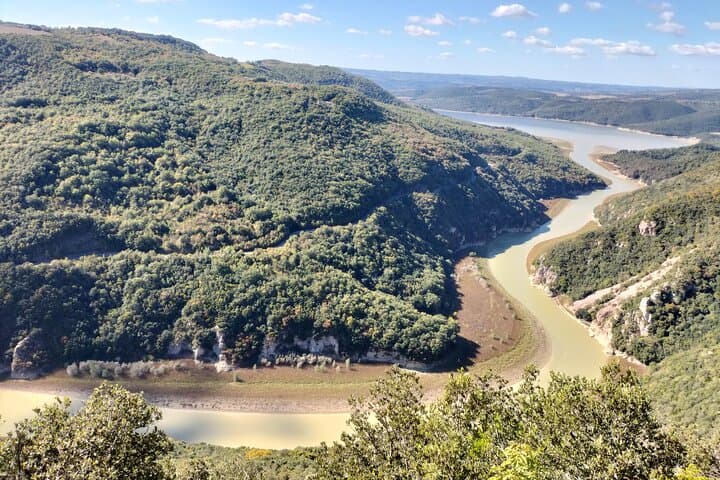 E‑Bike Lake Corbara & Titignano Castle: Umbria Wine‑Tasting Cycle Tour photo 5