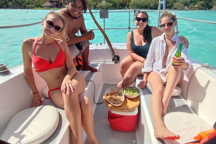 Slow Sailing Bacalar: Wind-Powered Lagoon Cruise to Cenotes and Bird Island photo 3