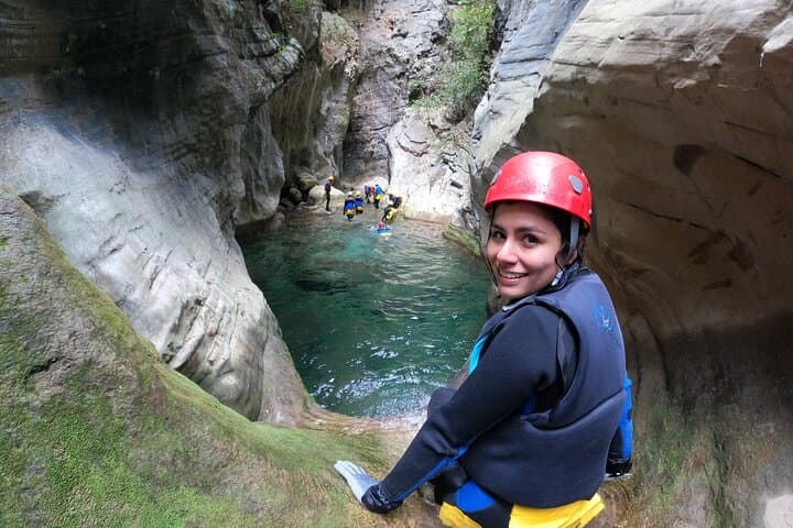 Infiernillo Canyon Canyoning: 2-Day Rappelling & Waterfall Route in Sierra Gorda