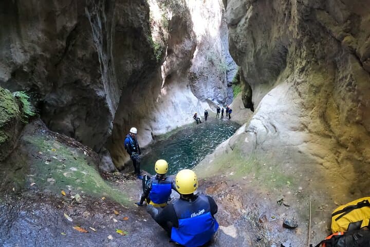 Infiernillo Canyon Canyoning: 2-Day Rappelling & Waterfall Route in Sierra Gorda photo 4