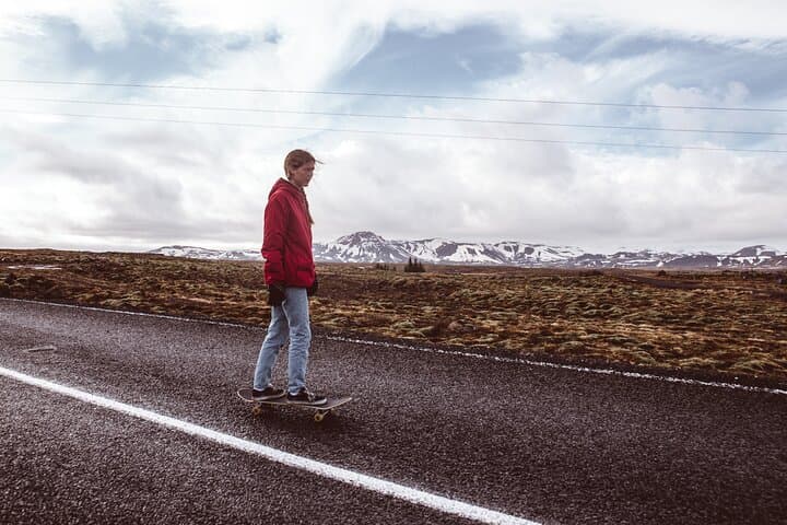 Reykjavik Professional Photo Shoot — Hire a Local Photographer for Urban & Coastal Portraits photo 4