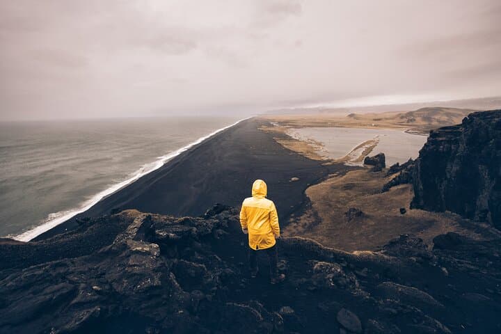 Reykjavik Professional Photo Shoot — Hire a Local Photographer for Urban & Coastal Portraits photo 3