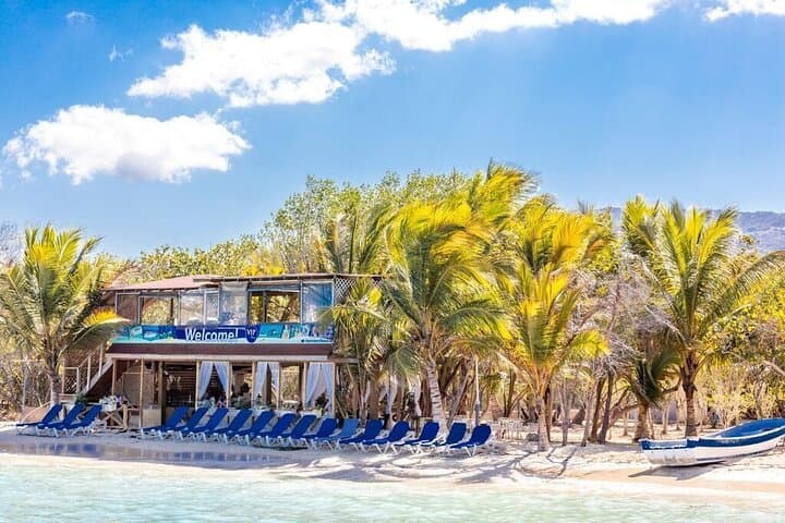 Cayo Arena VIP Yacht Tour: Snorkel, Mangroves & Ensenada Natural Pool photo 3