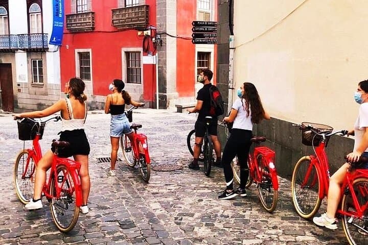 Discover Las Palmas by Bike: 4-Hour Cycling Tour of Vegueta, Triana & Las Canteras