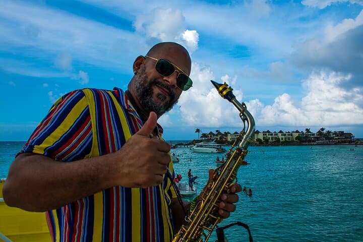 Isla Mujeres Catamaran Party: Open Bar, Snorkel & Playa Norte (Cancún Pickup) photo 2
