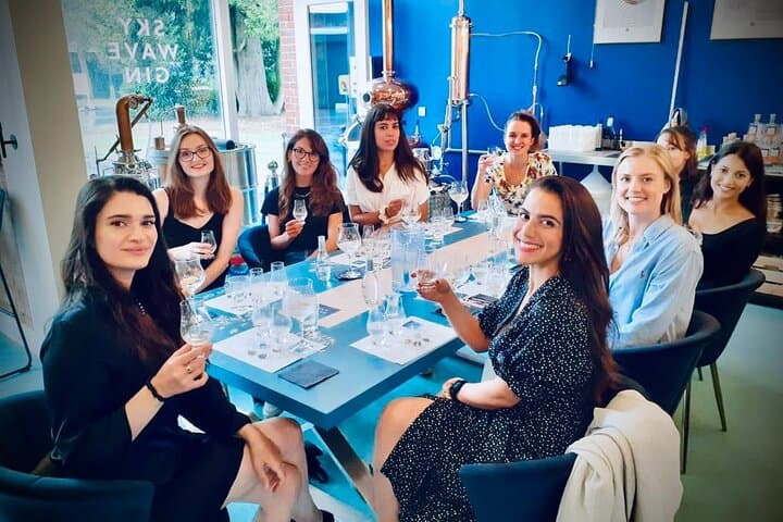 Sky Wave Gin Distillery Experience in Oxford — Tasting and Tour
