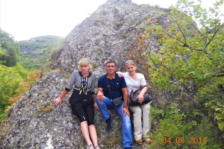 Eagle Gorge Walk: Vashlovani Birdwatching, Canyon Hike & Wine Tasting photo 5