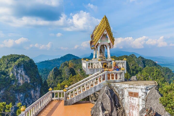 Charming Krabi Private Walking Tour for Families — 2-Hour Cultural Stroll