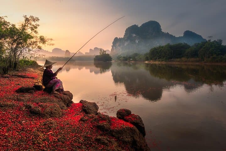 Charming Krabi Private Walking Tour for Families — 2-Hour Cultural Stroll photo 3