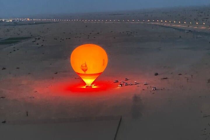 Sunrise Hot Air Balloon Over the Dubai Desert Conservation Reserve photo 2