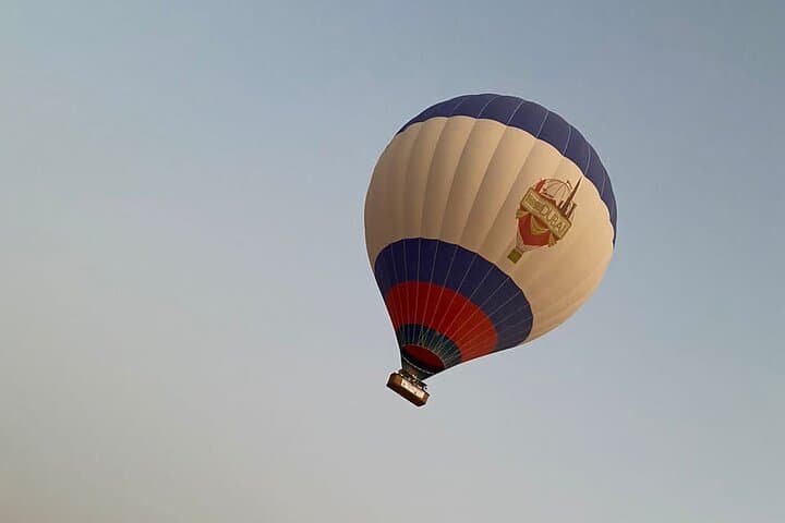 Sunrise Hot Air Balloon Over the Dubai Desert Conservation Reserve photo 4