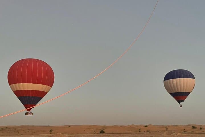 Sunrise Hot Air Balloon Over the Dubai Desert Conservation Reserve photo 3