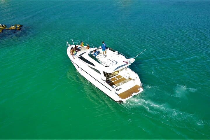 Private 47' Azimut Yacht to Xpu-Ha — 3-Hour Riviera Maya Charter photo 3