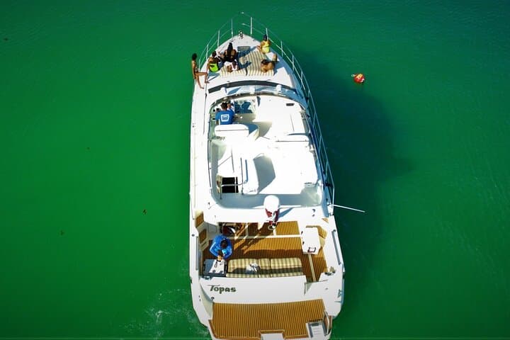 Private 47' Azimut Yacht to Xpu-Ha — 3-Hour Riviera Maya Charter photo 6