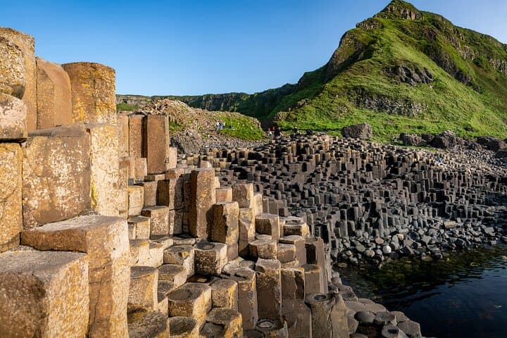 Giants Causeway & Belfast Private Day Tour from Dublin — Luxury Chauffeur Excursion