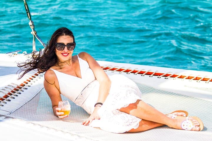 Aruba Sunset Catamaran Happy Hour — Sail, Snacks & Open Bar photo 4