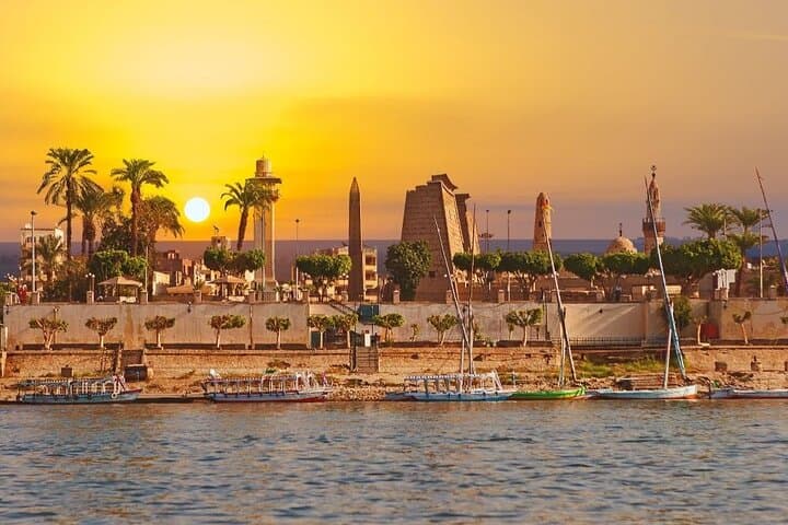 6-Day Cairo & Luxor Guided Tour with Overnight Train — Pyramids, Egyptian Museum & Luxor Temples