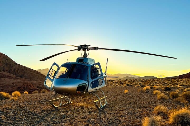Valley of Fire Helicopter Tour and Champagne Landing from Las Vegas photo 4