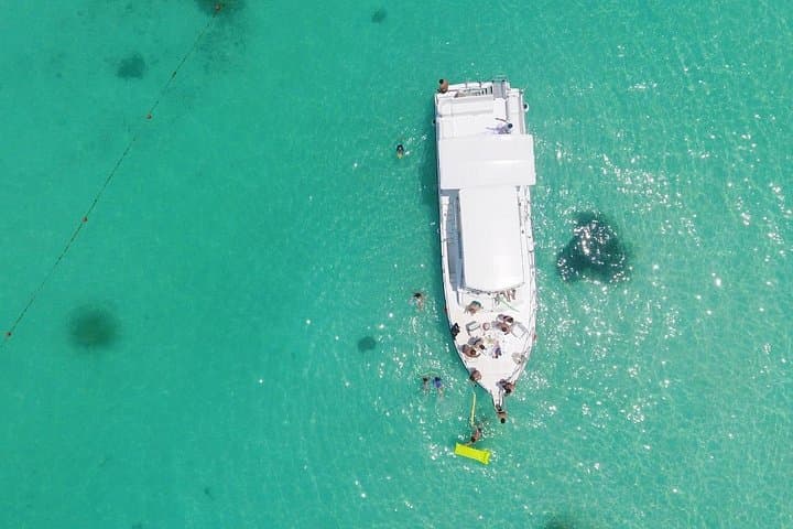 Isla Mujeres Yacht Day Trip: Snorkel Reefs, Playa Norte & Buffet photo 4