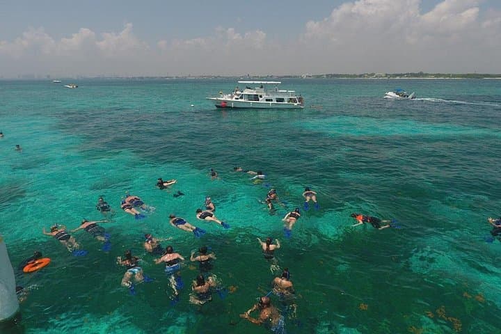 Isla Mujeres Yacht Day Trip: Snorkel Reefs, Playa Norte & Buffet photo 6
