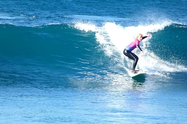 5-Day Joana Andrade Surf Camp in Ericeira — Apnea, Video Analysis & Advanced Coaching photo 2
