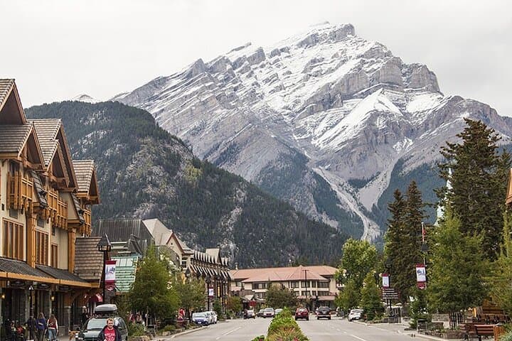 5-Day Rocky Mountains Tour: Jasper & Banff Highlights
