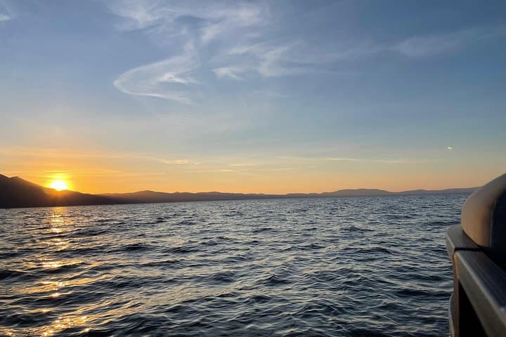 Luxury Pontoon Rental on Lake Tahoe: Private Bennington Cruises from Rubicon Pier photo 3