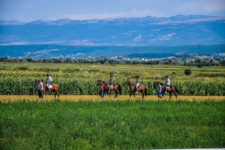 Sinj Horse Riding and Jeep Tour to Cetina Canyon & Peruća Lake