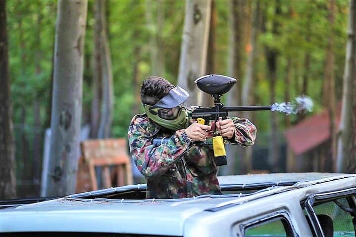 From Kraków: Private Paintball at Jezioro Rożnowskie