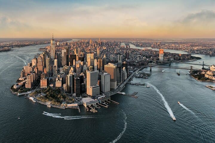 Private Westchester Helicopter Tour — NYC Skyline, Statue of Liberty & Sunset Flights photo 4