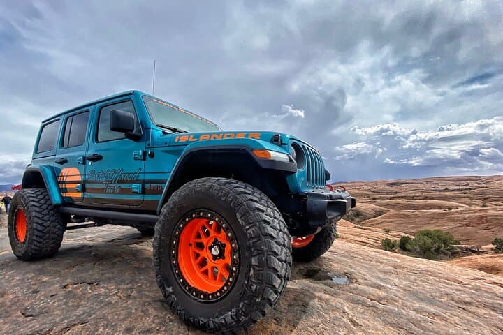 Thrill and Terrain: Off-Road Jeep Adventure in Moab’s Red Rock Playground