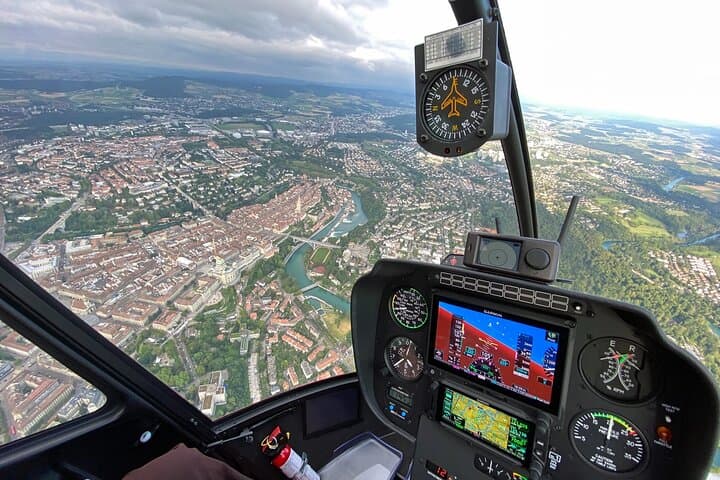 Bern Helicopter Sightseeing Tour: 18-Minute Bern-Belp Flight Over the Aare & Old Town photo 3