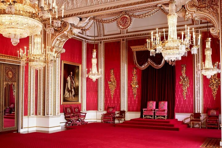 Buckingham Palace Tour & Changing of the Guard: Insider Guide to London's Royal Pageantry photo 3