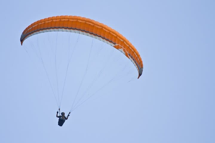 Paragliding Over Pamukkale’s Travertines: Tandem Flights Above Turkey’s White Terraces photo 4