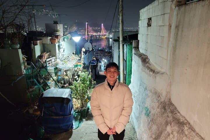 Busan Night Market and Harbor Night-View Walking Tour photo 5