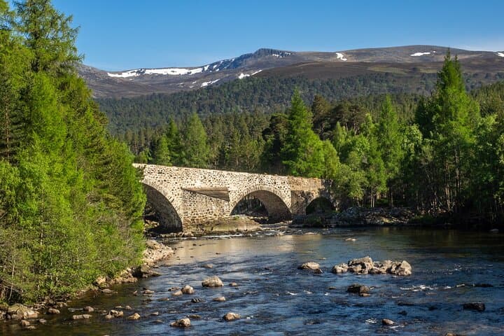 Private Balmoral Walk to the Queen's Retreat, Invercauld Bridge & Fife Arms Lunch photo 2