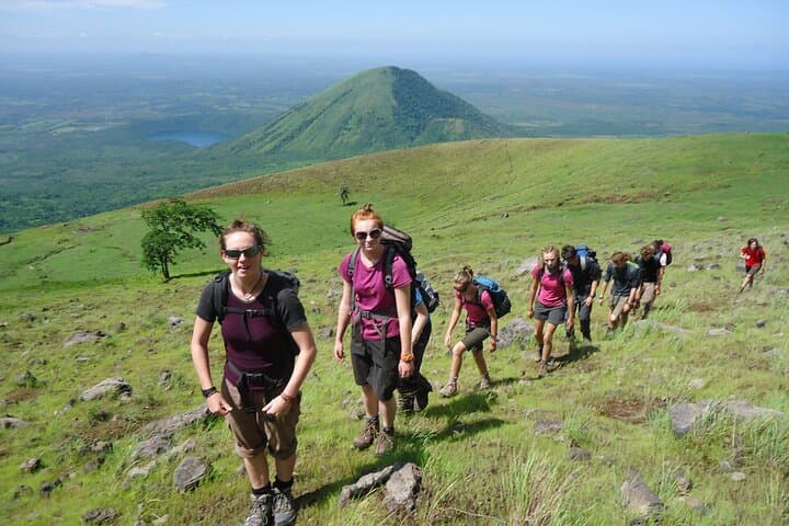 El Hoyo Volcano Hike: Craters, Fumaroles & Panoramic Views Near León photo 6