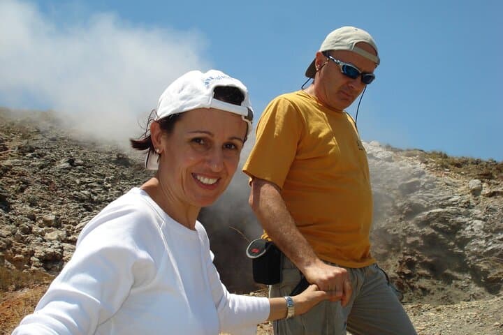 El Hoyo Volcano Hike: Craters, Fumaroles & Panoramic Views Near León photo 2