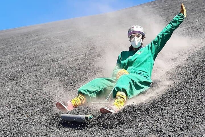 Cerro Negro Volcano Boarding: High-Speed Sand Descent from León, Nicaragua photo 4