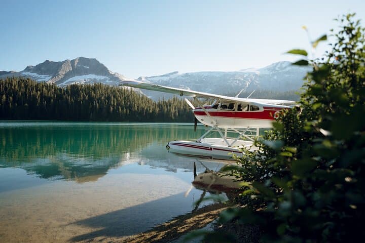 Flightseeing to a Secret Alpine Lake from Squamish: Tzoonie Glacier Landings