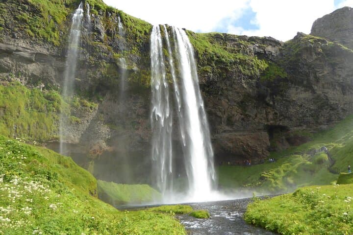 South Coast Waterfalls Tour: Seljalandsfoss, Skógafoss and Hidden Falls from Reykjavík photo 4