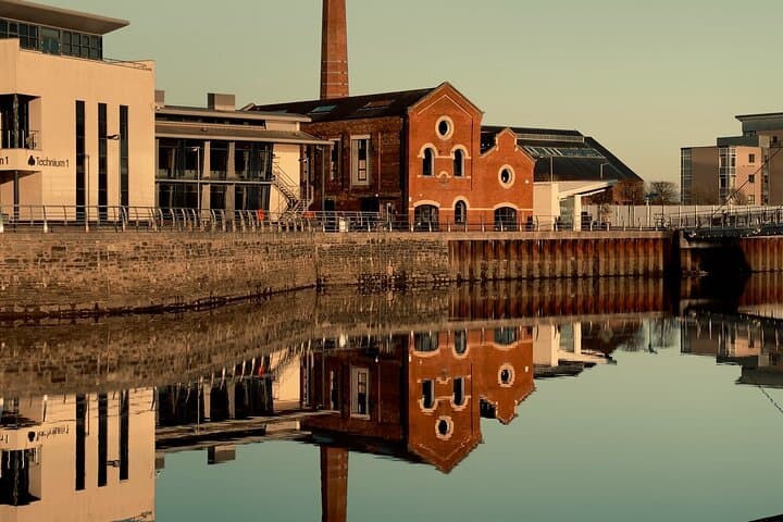 Swansea Hidden Gems: Self-Guided Treasure Hunt & Tour App photo 5